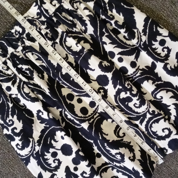 🖤BR X Milly Collection🖤 - Black/White Feather Print Elastic Waist A-Line Skirt - Picture 13 of 14